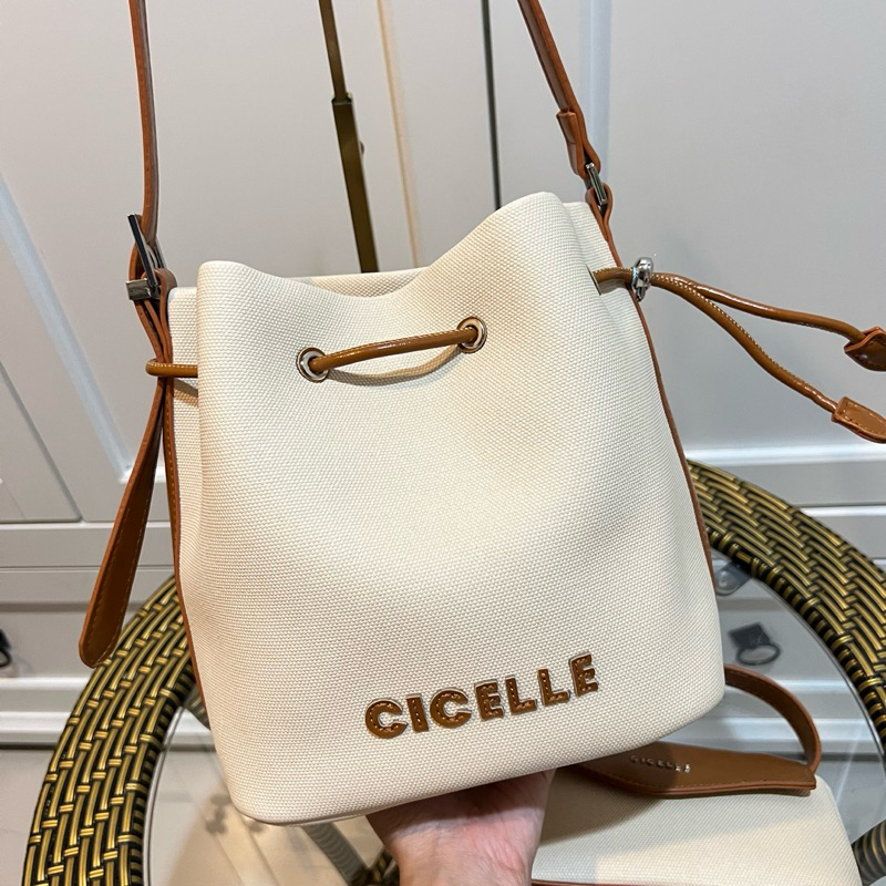 #9926 🤎Bucket bag 🤎 รอบนี้เป็นผ้าแคนวาสคุณภาพสูง ผสมหนังPU ของCicelle มากับน้องกระเป๋าจิ๋วด้วยย😍💕