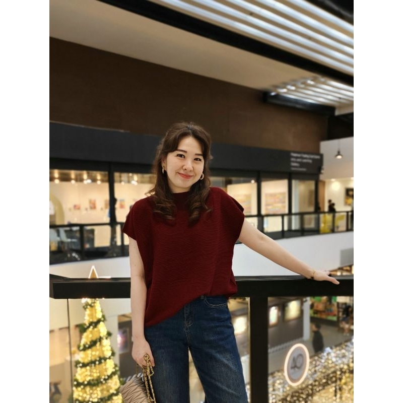 ไหมนิ่มทอร่องคอปาด แขนล้ำ งานสวยผ้าดีนิ่มละลาย ไม่ร้อนค่ะ