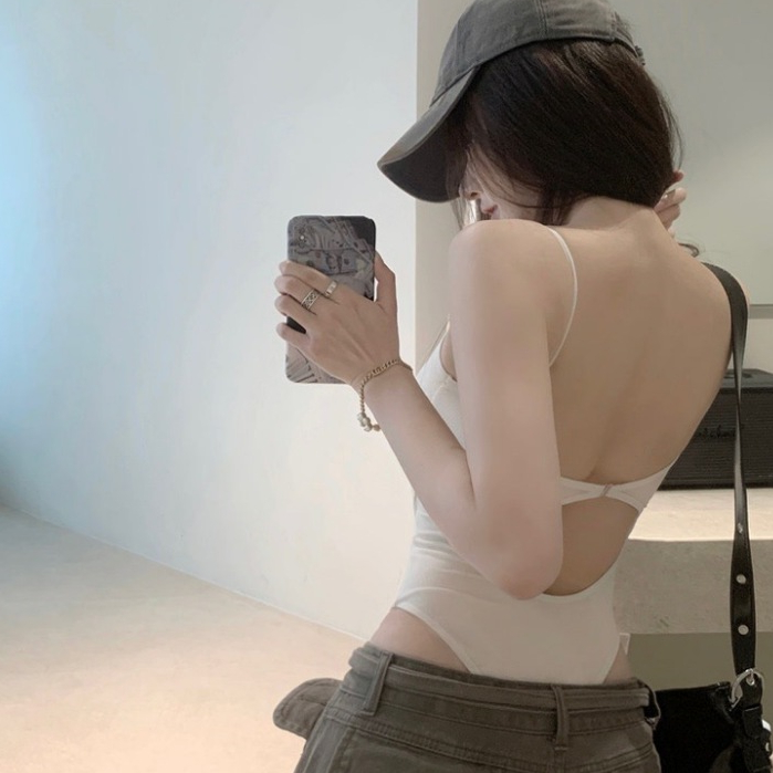 เสื้อกล้ามสำหรับผู้หญิง เสื้อกล้ามเปิดหลังเซ็กซี่ เสื้อตัวล่างสไตล์ยุโรปและอเมริกาสุดเทรนด์