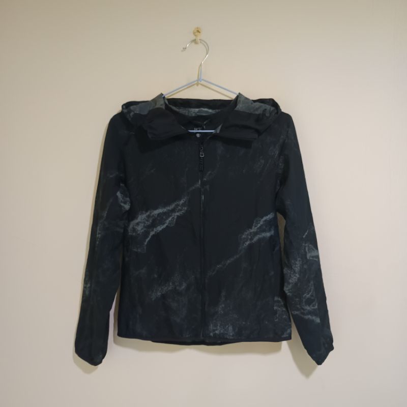 เสื้อฮู้ด Uniqlo Pocketable Parka มือสอง (36")