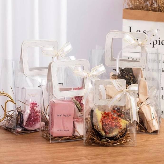 พร้อมส่ง กระเป๋าช้อปปิ้งแบบใส PVC , ถุงของขวัญ PVC กระเป๋ากิ๊ฟเซ็ต กระเป๋าชุดของขวัญ สั่งผลิต สกรีนโลโก้ได้