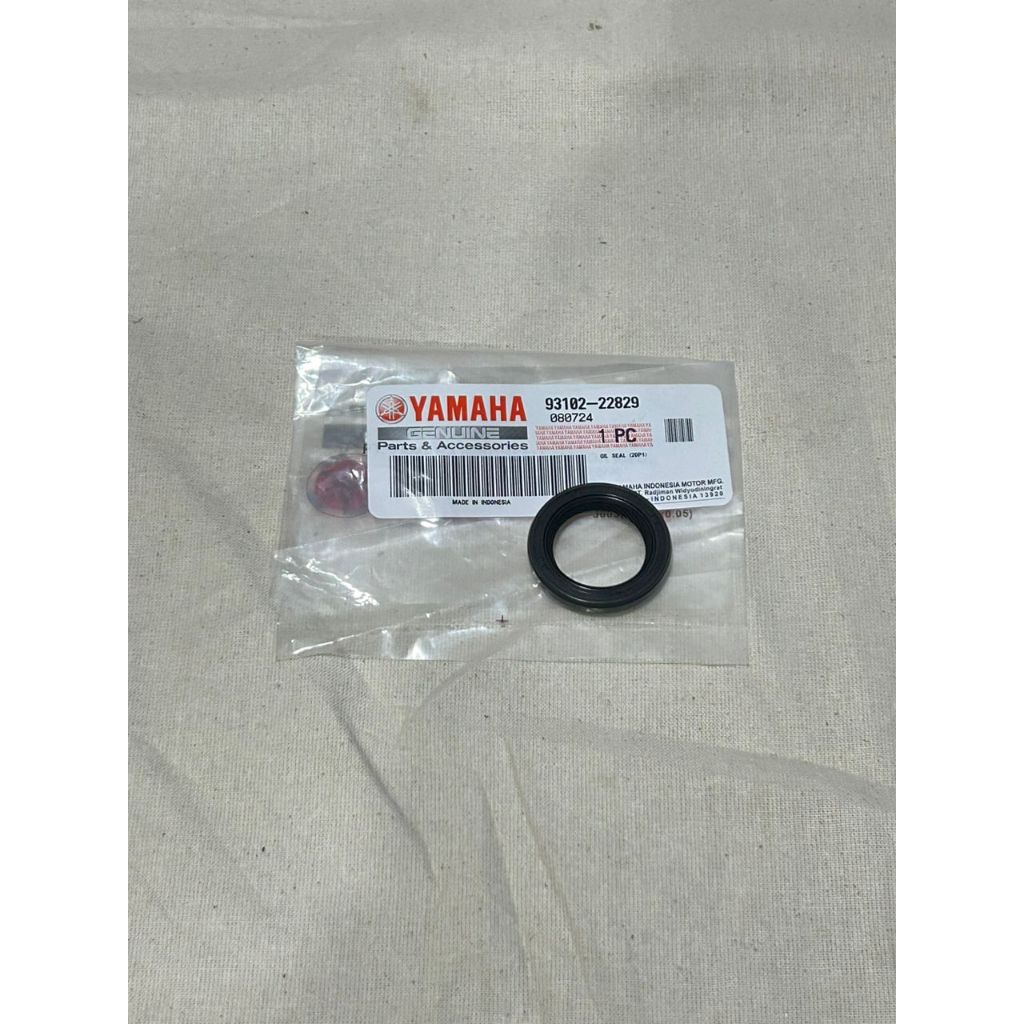 ซีลจานไฟ (ซีลข้อเหวี่ยง ข้างขวา) YAMAHA AEROX-155/NMAX155 ปี 2016-2023 รหัส 93102-22829 แท้ศูนย์