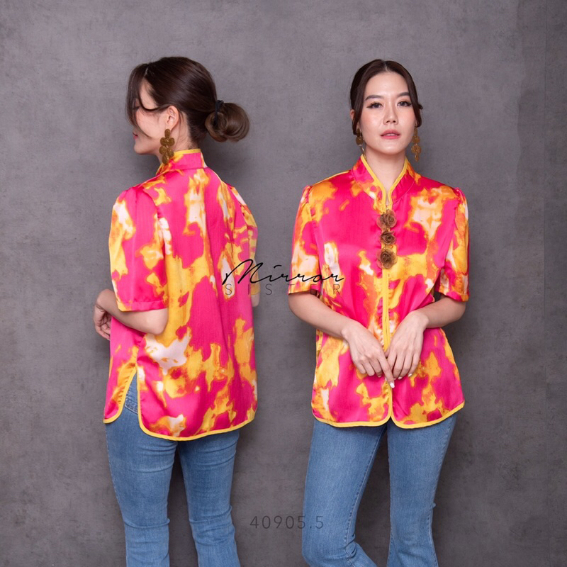 🧧สินค้าขายดี🧧 ••MiRRoRSiSTER’s CiA BLoUSE with Roses BRooCH•• เสื้อลายสีน้ำ แพทเทรินดีไซน์ทรงสวย ดีเทลคอจีนแขนสั้รจับยก - รูปที่ 7