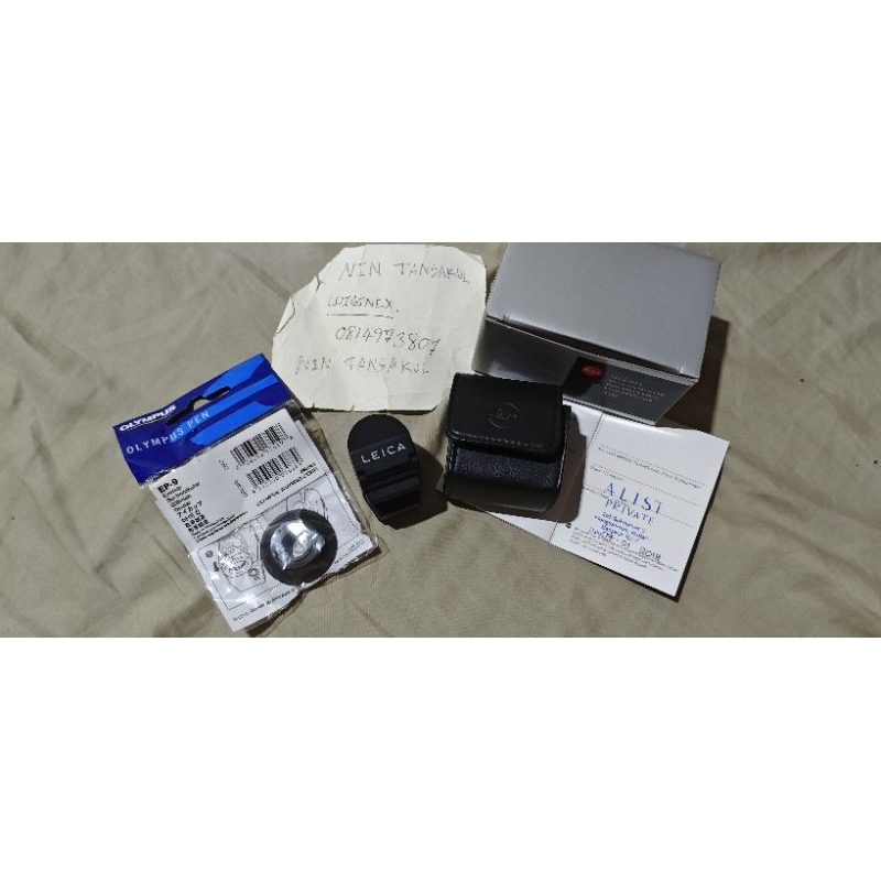 Leica EVF2 for Leica M240 , MP240 , M 246 , Leica X2 , X-E , X-VARIO มี Eye Cup ของ Olympus EP-9 ให้
