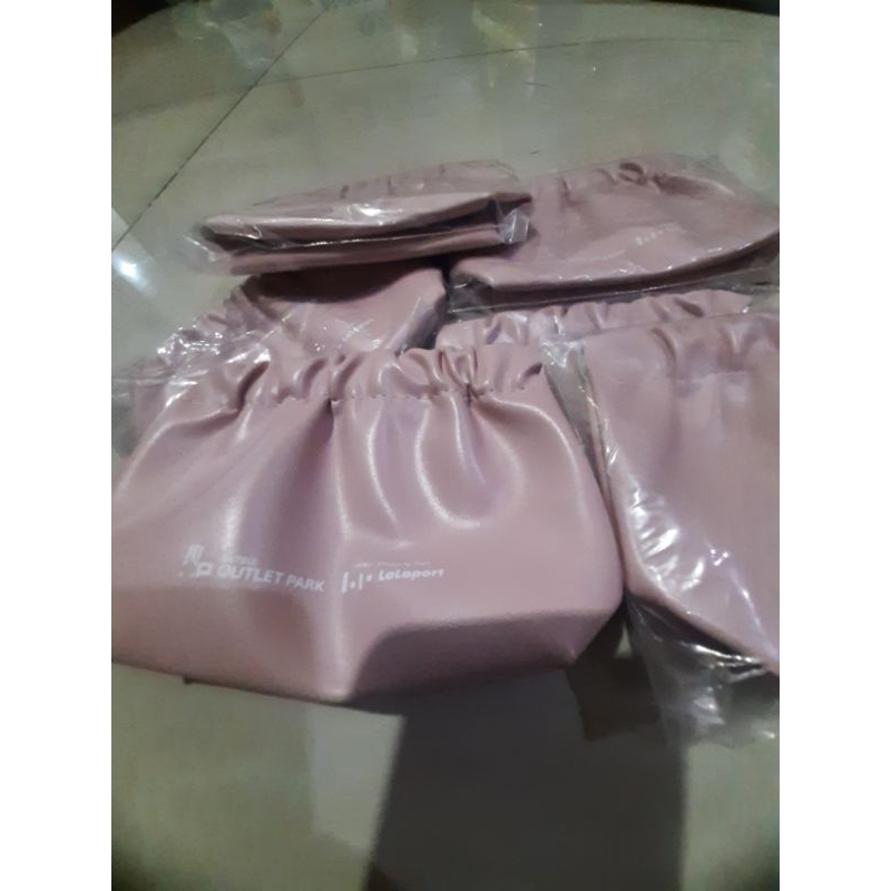 กระเป๋าหนังPUญี่ปุ่นเเท้100%ของใหม่มือ1ขนาด15×10ซม.(ก×ส)MITSUI OUTLET PARKญี่ปุ่นสปริงล็อกปากกระเป๋า