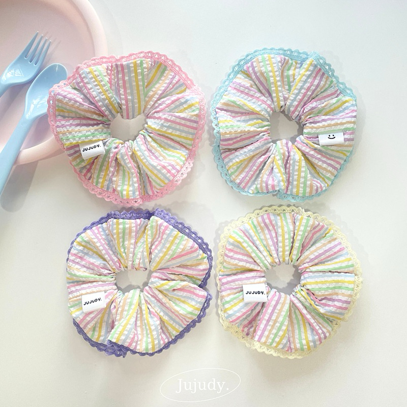 🌈 Scrunchies – Rainbow  ยางรัดผมสีรุ้งพาสเทลน่ารักๆ เเต่งขอบลูกไม้ 🌈✨ jujudy.shop
