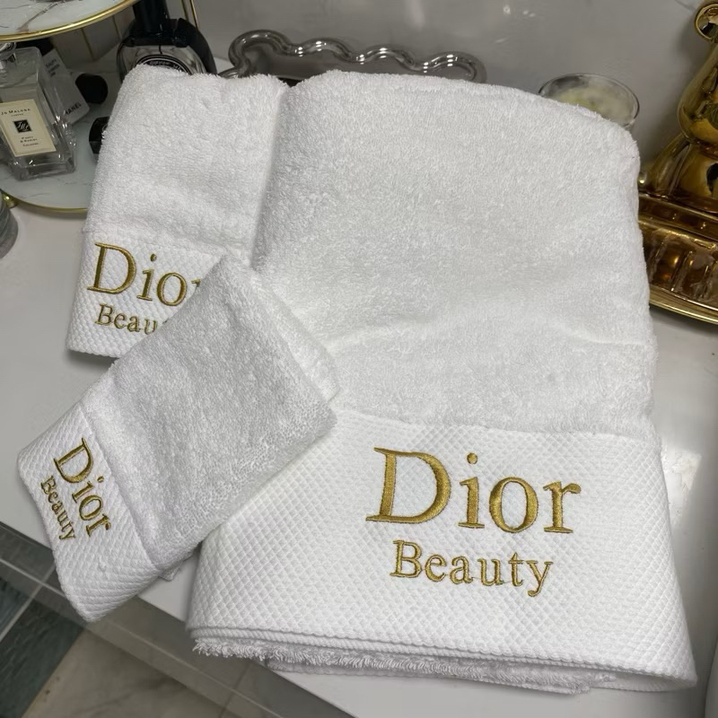 🔥VIP Gift เซ็ตผ้าเช็ดตัว CD 3 ผืน +ถุงกระดาษ,กล่องของแท้ สมนาคุณจากเคาท์เตอร์แบรนด์ - รูปที่ 5