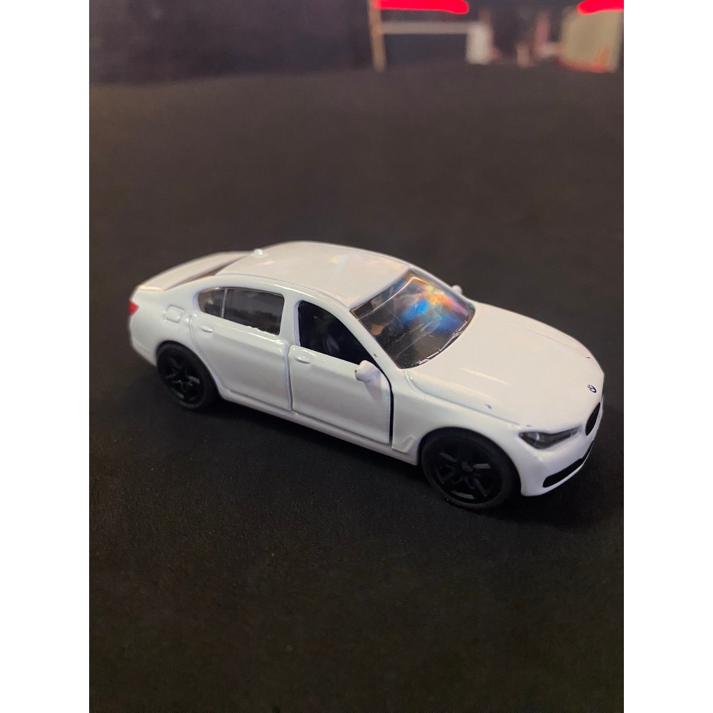 BMW 750i WHITE 1:55 Model