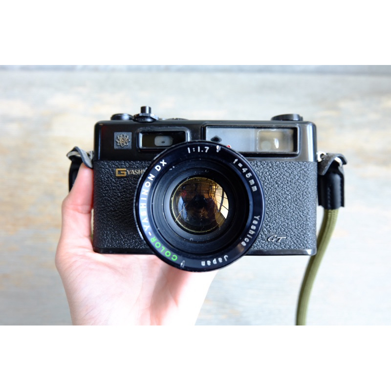 Yashica electro 35 GTฉายาไลก้าคนจน เลนส์ Yashinon-Dx 45 mm. f/1.7