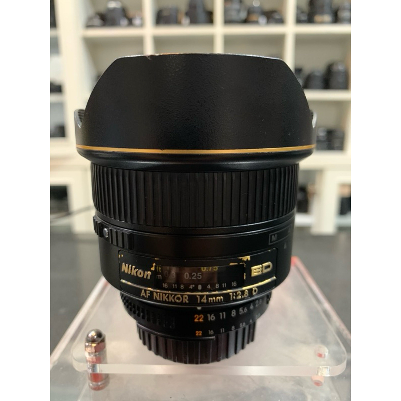 Nikon 14 mm F2.8 D ..