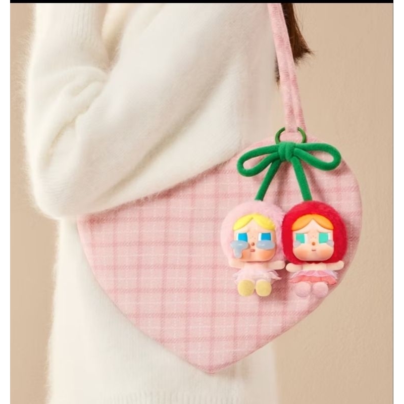 ใช้โค้ดส่วนลด30% (พร้อมส่ง) CRYBABY Crying For Love Series-Vinyl Plush Hanging Card (พวงกุญแจเชอรี่)