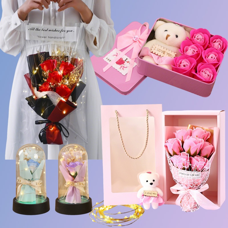 ช่อบอลดอกไม้ ช่อของขวัญ ช่อดอกไม้พร้อมถุงสุดหรู ของขวัญวันสำคัญ ของขวัญวันเกิด