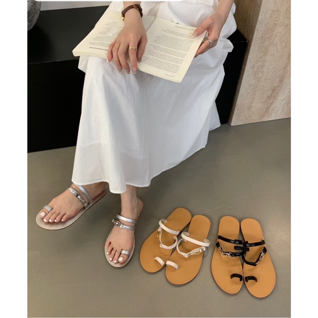 [Limited Offer] รองเท้าเเตะพรีเมี่ยมคละแบบ พื้นนิ่มใส่สบาย ราคาโรงงาน