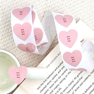 [พร้อมส่ง🇹🇭] (ม้วน 500ดวง) สติ๊กเกอร์ม้วนไดคัทรูปหัวใจ ♥ Size 2.5 cm