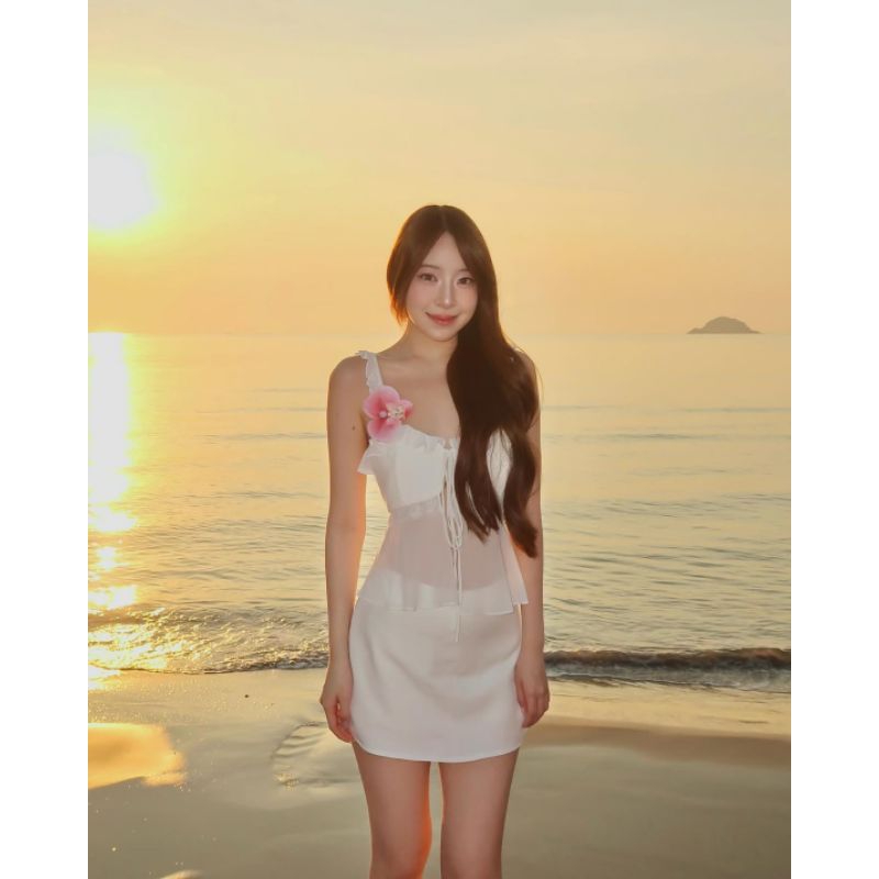 🌷✨Nora- White Top & Skirt✨🌷🌅  เสื้อสายเดี่ยวชีฟองลูกไม้ ตกแต่งด้วยตะขอหัวใจ NR