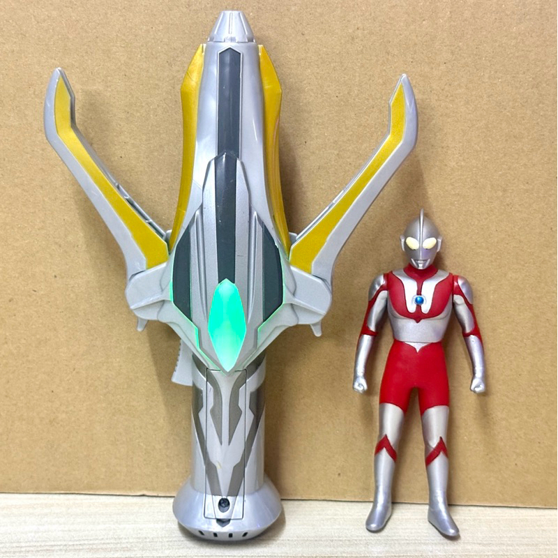 DX Ginga Spark - อุปกรณ์แปลงร่างอุลตร้าแมนกิงกะ + สปาร์คดออุลตร้าแมน 1 ตัว มือ 2 (Ultraman Ginga)