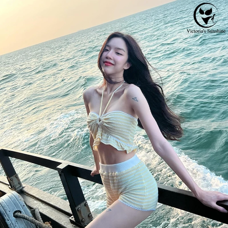 ชุดว่ายน้ำผู้หญิง ชุดว่ายน้ำทูพีช ผูกคอ มีฟองน้ำ ชุดสูทลายดอกไม้สีเหลือง summer#0611