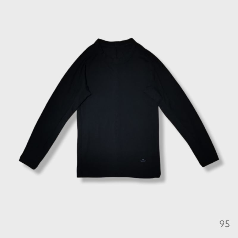 Uniqlo heattech extra warm x Alexander wang เสื้อยืด ชาย ไซส์ S คอกลม สีดำ กันหนาว มือสอง