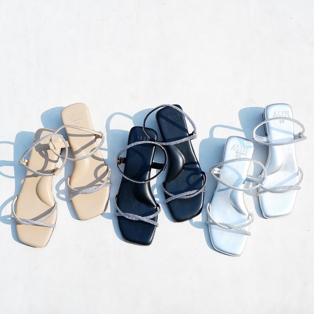 ALIN (Saturn)งานไทยทรงปกติไม่ต้องบวกไซต์ Saturn 390.- ส้นสูง1นิ้ว สีครีม สีเงิน สีดำ