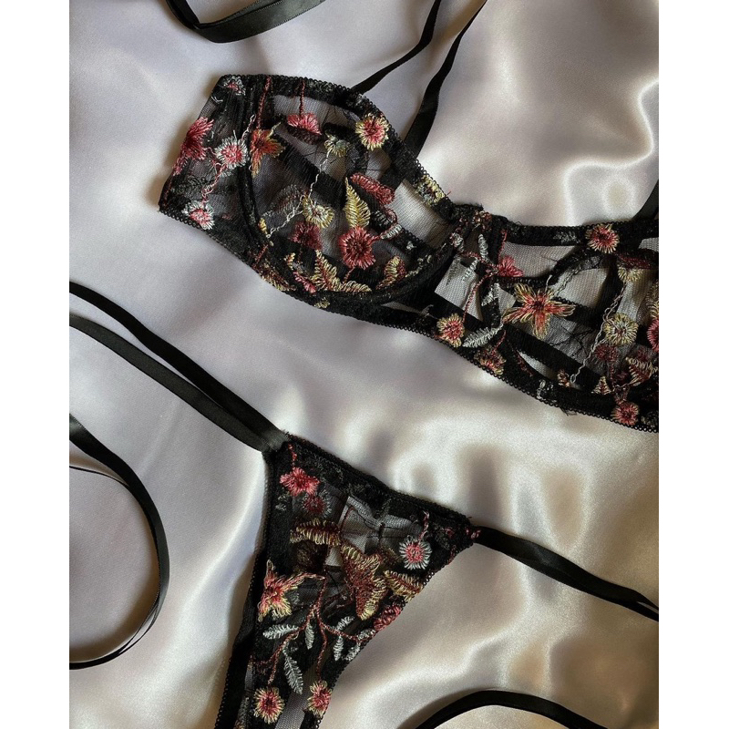 บราลูกไม้แบบผูก รุ่น Wild flower 🌺