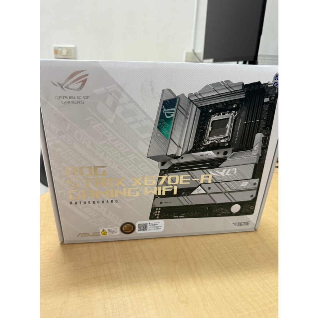 ASUS ROG STRIX X670E-A GAMING WIFI ( มือสอง )