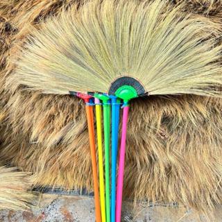 [ 1 ยกมัด มี 10 ด้าม ] ไม้กวาดด้ามพลาสติกทาดำ เย็บดอกหญ้าหกช…