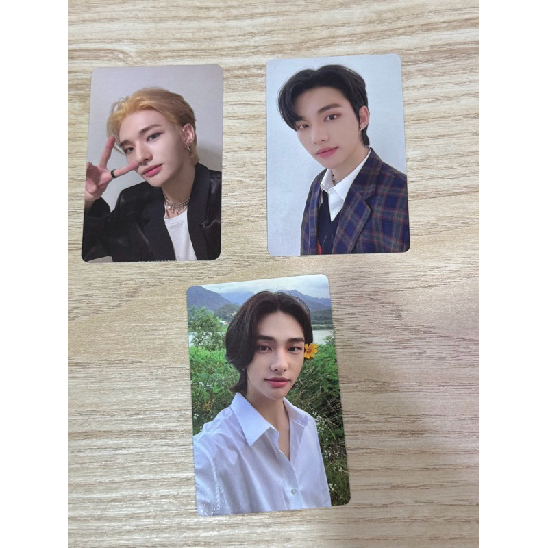 การ์ด stray kids’ hyunjin 🐰🫧