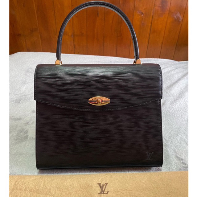 Louis Vuitton lv epi handbag Y1997 วินเทจ ของแท้ กระเป๋ามือสอง แบรนด์เนม