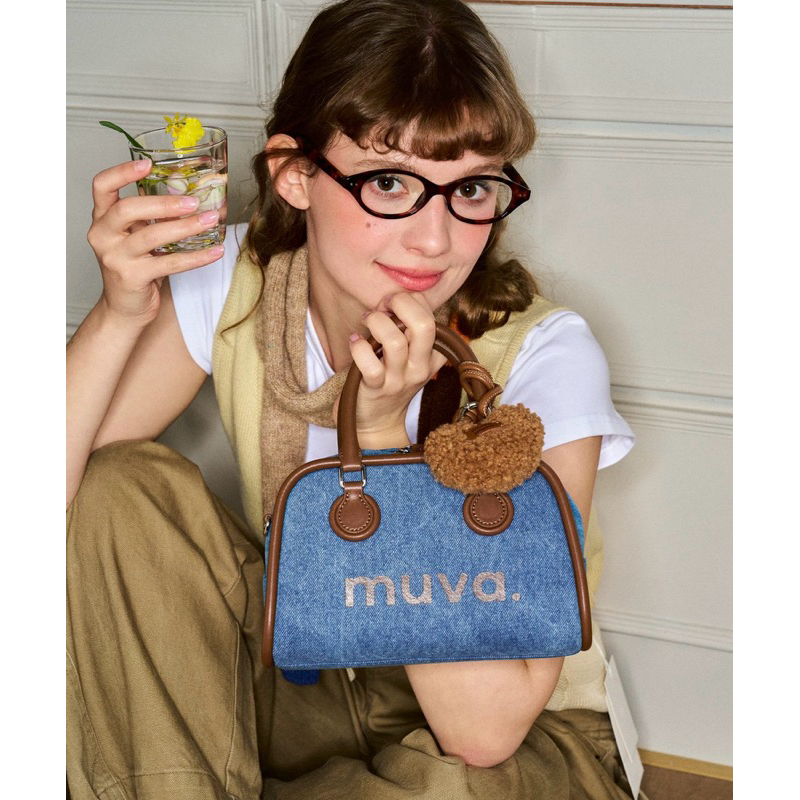 MUVA ฟรี charm ห้อยกระเป๋า [โค้ดลด 20% เหลือ 1992.-] MU-1505-1 Cookie Denim/ Canvas Bowling Bag กระเ
