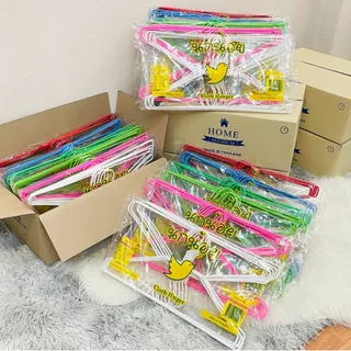 ไม้แขวนเสื้อ ลวดหุ้มพลาสติกอย่างดี ไม้แขวนผ้า ยกลัง 6 แพ็ค #นกน้อย x6