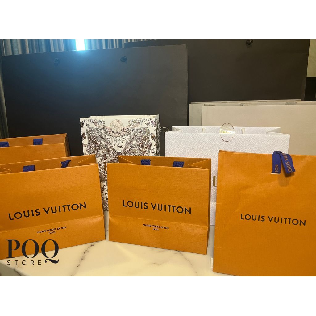ถุงกระดาษแบรนด์เนม แท้ 100% หลายขนาด หลายยี่ห้อ (Bottega, Louis Vittion+++)