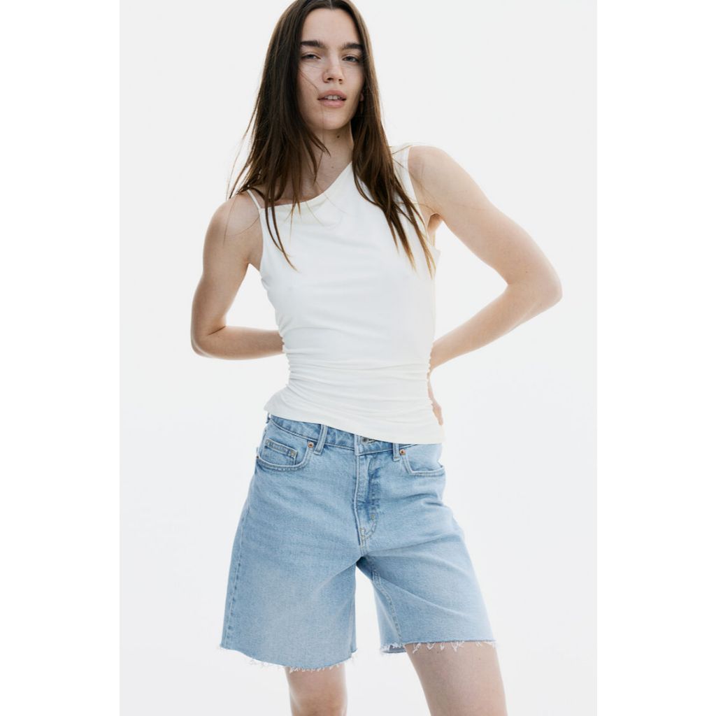 H&M(เอชแอนด์เอ็ม) เสื้อเวสต์ทรงอสมมาตรแบบ Gathered ผู้หญิง 1267159_1