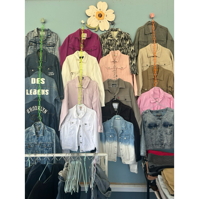 แจ๊คเก็ตยีนส์ชายหญิงมือสองขายเฉพาะในไลฟ์สดเท่านั้นสินค้าเป็นงานนำเข้างานพรีเมี่ยมงานคัดหัวขอคนรับงานมือสอง