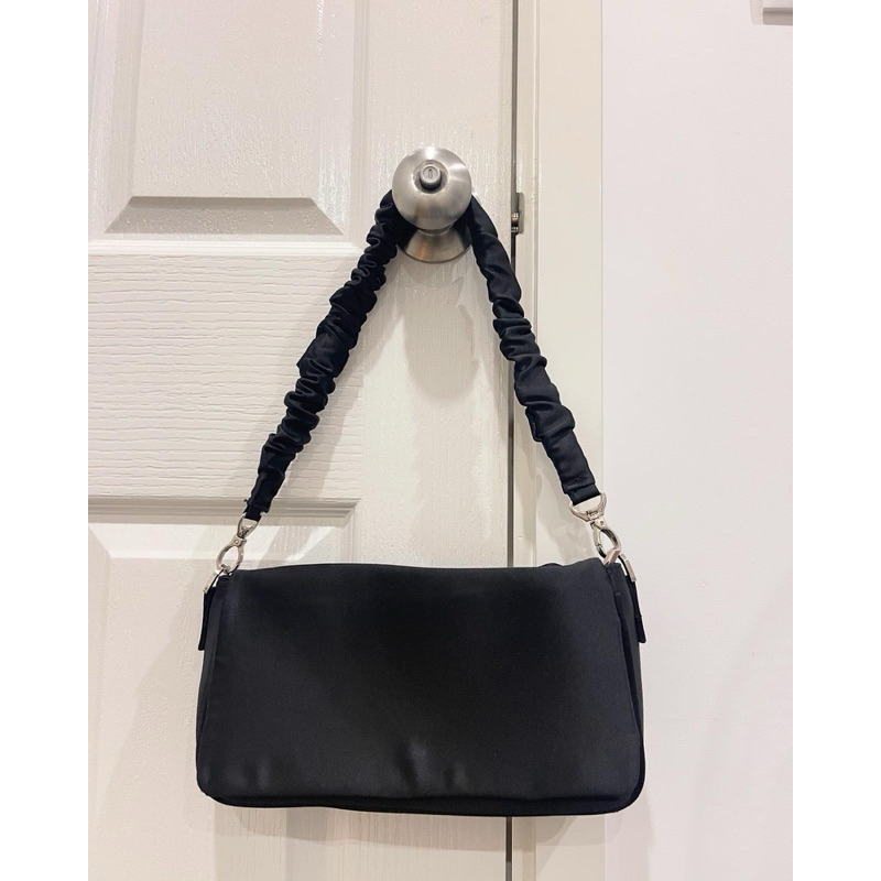 กระเป๋า The july mansion สีดำ