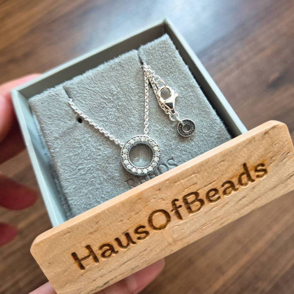 พร้อมส่ง ของแท้ 100% Logo Pave Circle Necklace 45 cm (แถมกล่องฟรี)