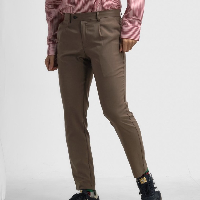 era-won กางเกงทำงานรุ่น Luxury details V3 ทรง Skinny Crop สี  น้ำตาลอ่อน Brown