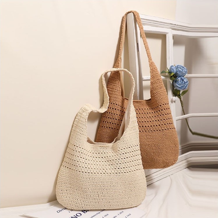 พร้อมส่ง 2 สี กระเป๋าถัก ถักเล่นลาย งานเลือกถัก ถักละเอียด มีซับใน ทรงhobo P332 - รูปที่ 4