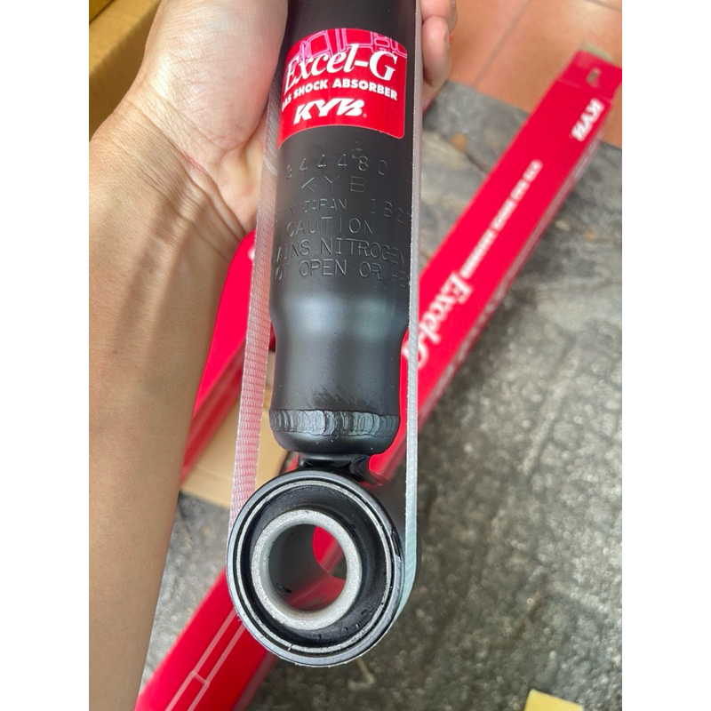 KYB โช้คอัพคู่หลัง Alphard 10 ปี2003-2007จำนวน 1 คู่ ซ้าย-ขวา