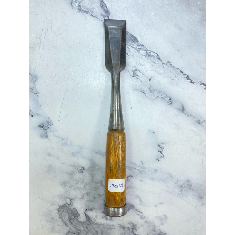 สิ่วญี่ปุ่นด้ามไม้ 24มม. ยี่ห้อตามภาพ MADE IN JAPAN (57-CH29)