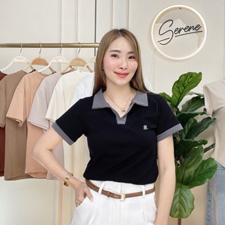Serene's Choice เสื้อคอวีโปโล แต่งทูโทน ปักโลโก้ ผ้าคอตตอนญี…