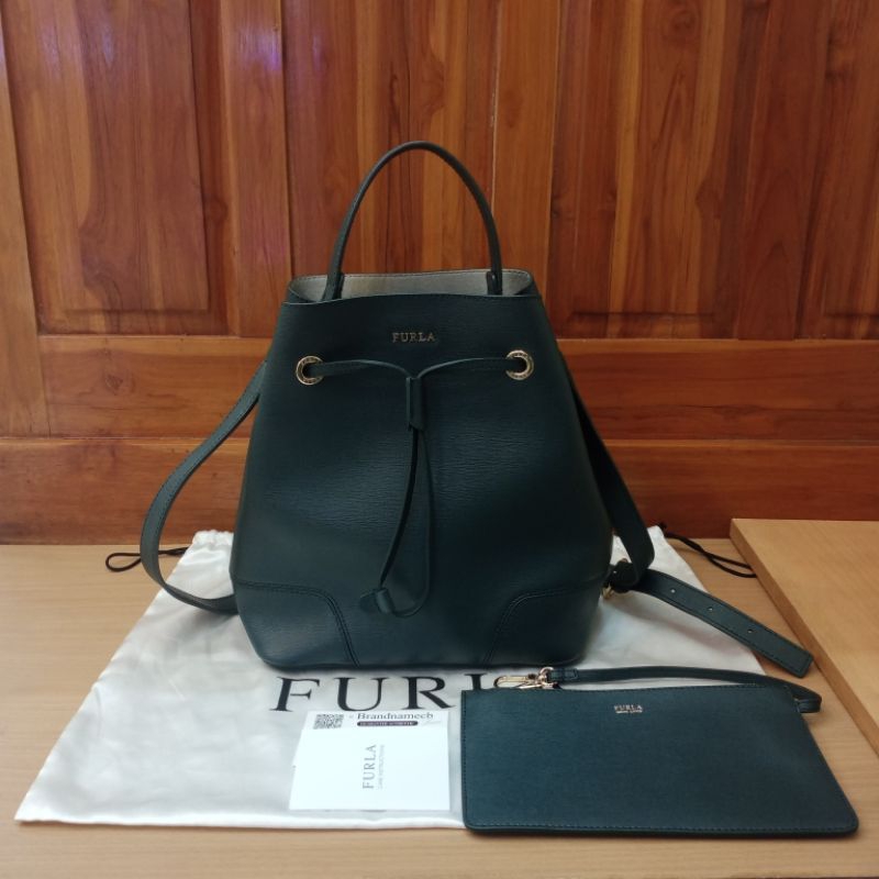 Used Furla (22×26×13cm)Stacy Saffiano Bucket Leather สี Forest green  กดสั่งทักแชทก่อนนะค่ะ