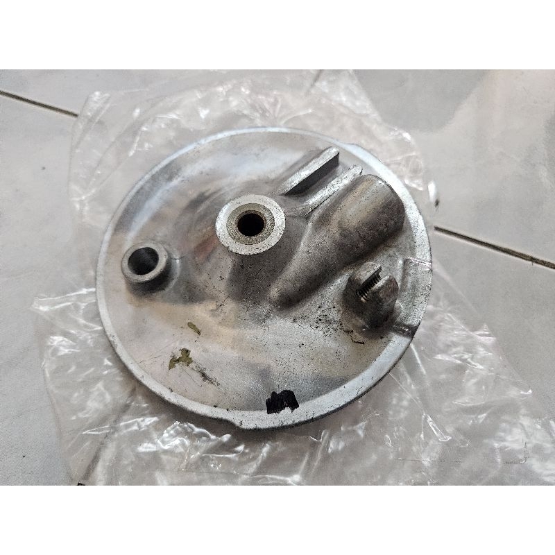 ฝาเบรค ดุมหน้า แท้ใหม่ ญี่ปุ่น Yamaha V50 V75 V90 Y80