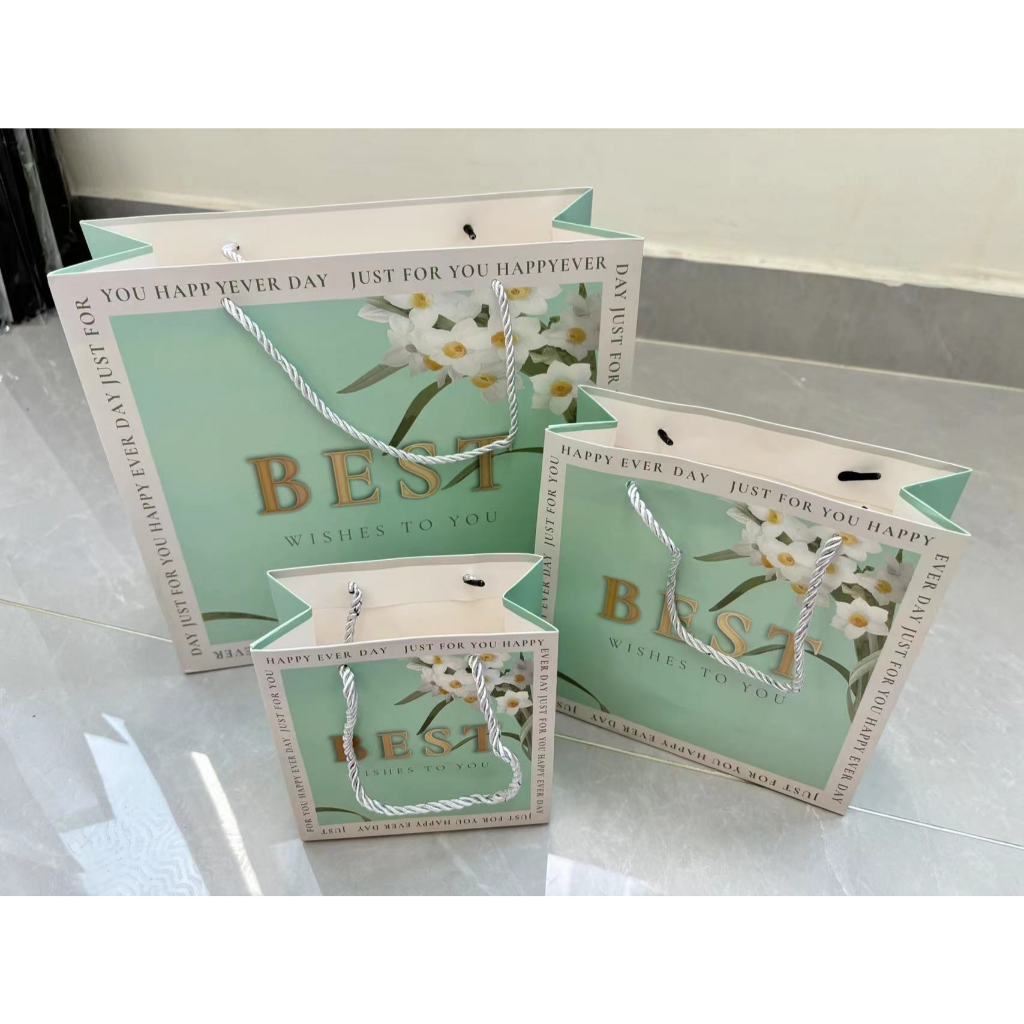 ถุงกระดาษ ถุงของขวัญ ลายดอกไม้ หูหิ้วเกลียวเชือก มี 3 ขนาด - รูปที่ 2