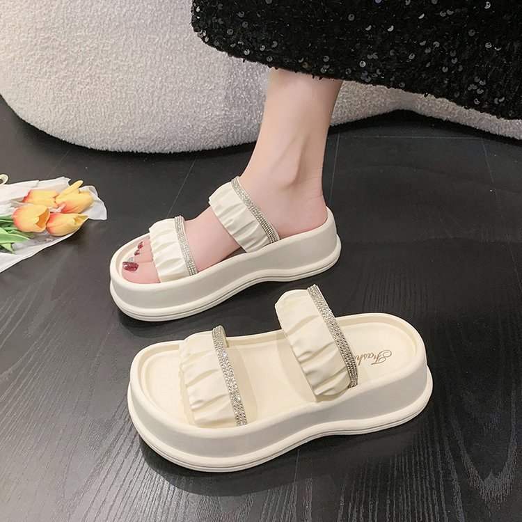 XWbrand   NEW รองเท้าแตะเสริมส้นแฟชั่น ดีไซล์สวยเก๋ สไตล์สาวหวาน   ที่สำคัญรุ่นนี้ทนสุดๆ ควรมีไว้ครอบครองนะจ๊ะะ