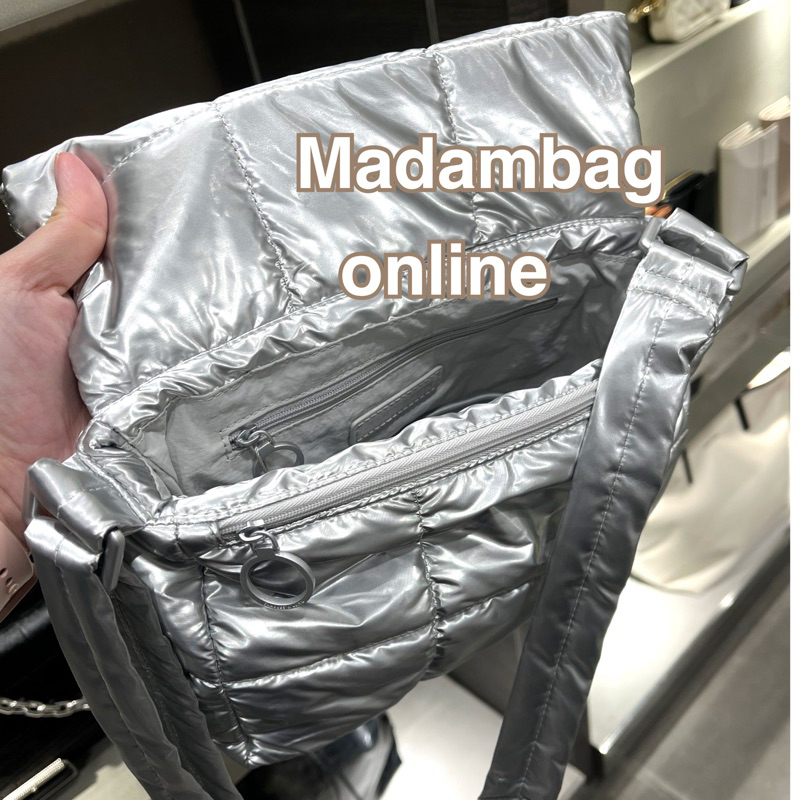 𝗖𝗛𝗔𝗥𝗟𝗘𝗦 & 𝗞𝗘𝗜𝗧𝗛 Errya Nylon Puffy Crossbody Bag  กระเป๋าผ้าไนล่อน สะพายข้าง