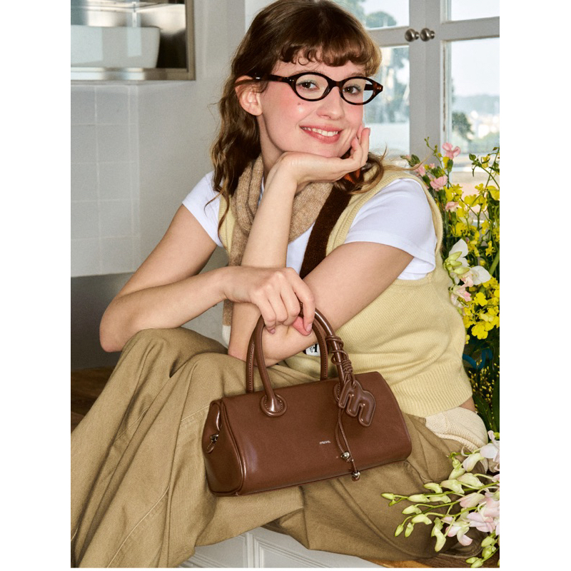 MUVA (โค้ดลด20%) pillow small bag preorder 7-14 วัน แท้100% จากชอป 💖แถมฟรีจี้พวงกุญแจ💖