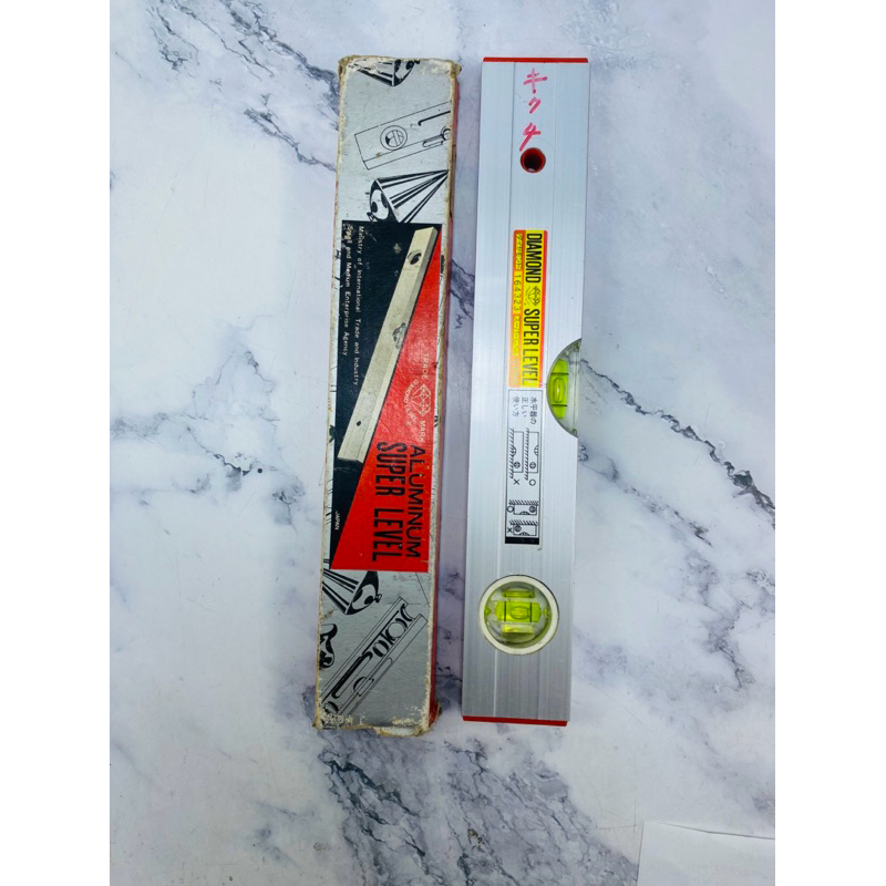 ระดับน้ำอลูมิเนียม ยี่ห้อ DIAMON ขนาด 30ซม.MADE IN JAPAN (Mar29-Dia)