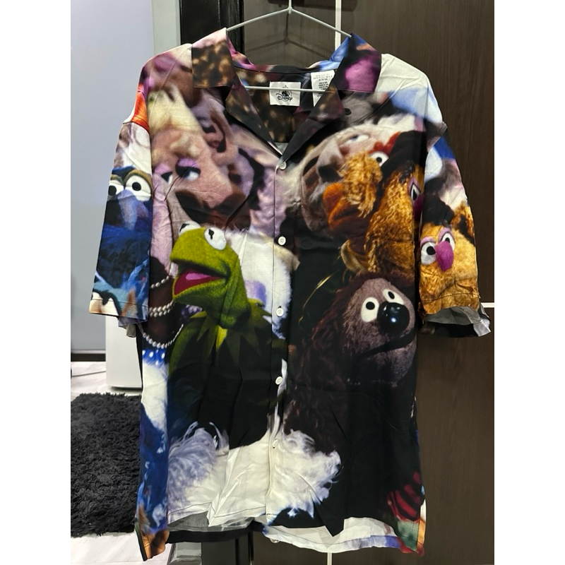 ของแท้ เสื้อฮาวาย เดอะมัพเพทส์ Disney The Muppets Kermit Miss Piggy Woven Short-Sleeved Button Up Sh