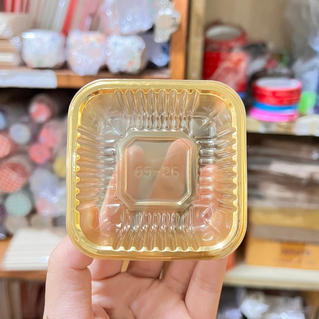 ขนมไหว้พระจันทร์🔥✅ ถาดรองขนม 50 กรัม แพ็ค 100 ชิ้น ขนาด 6.5cm. ถาดสีทอง - ถาดใส ถาดขนมไหว้พระจันทร์ ถาดขนมสี่เหลี่ยม - รูปที่ 2