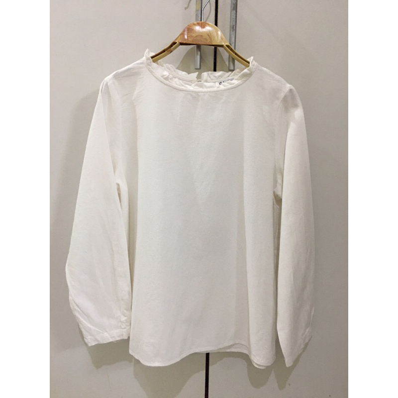 เสื้อคอจีนแต่งระบาย LBC